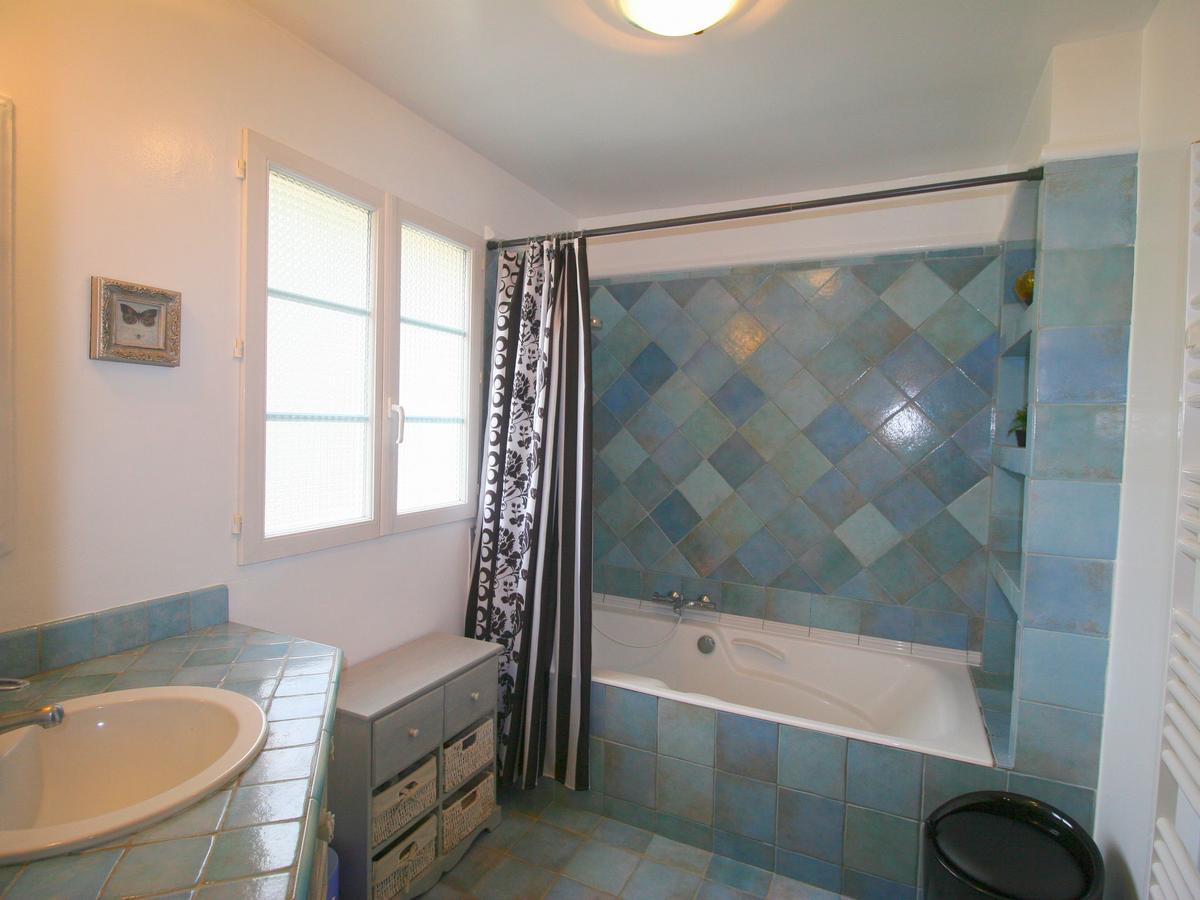 Peaceful Villa In Saint Paul De Vence With Pool Luaran gambar
