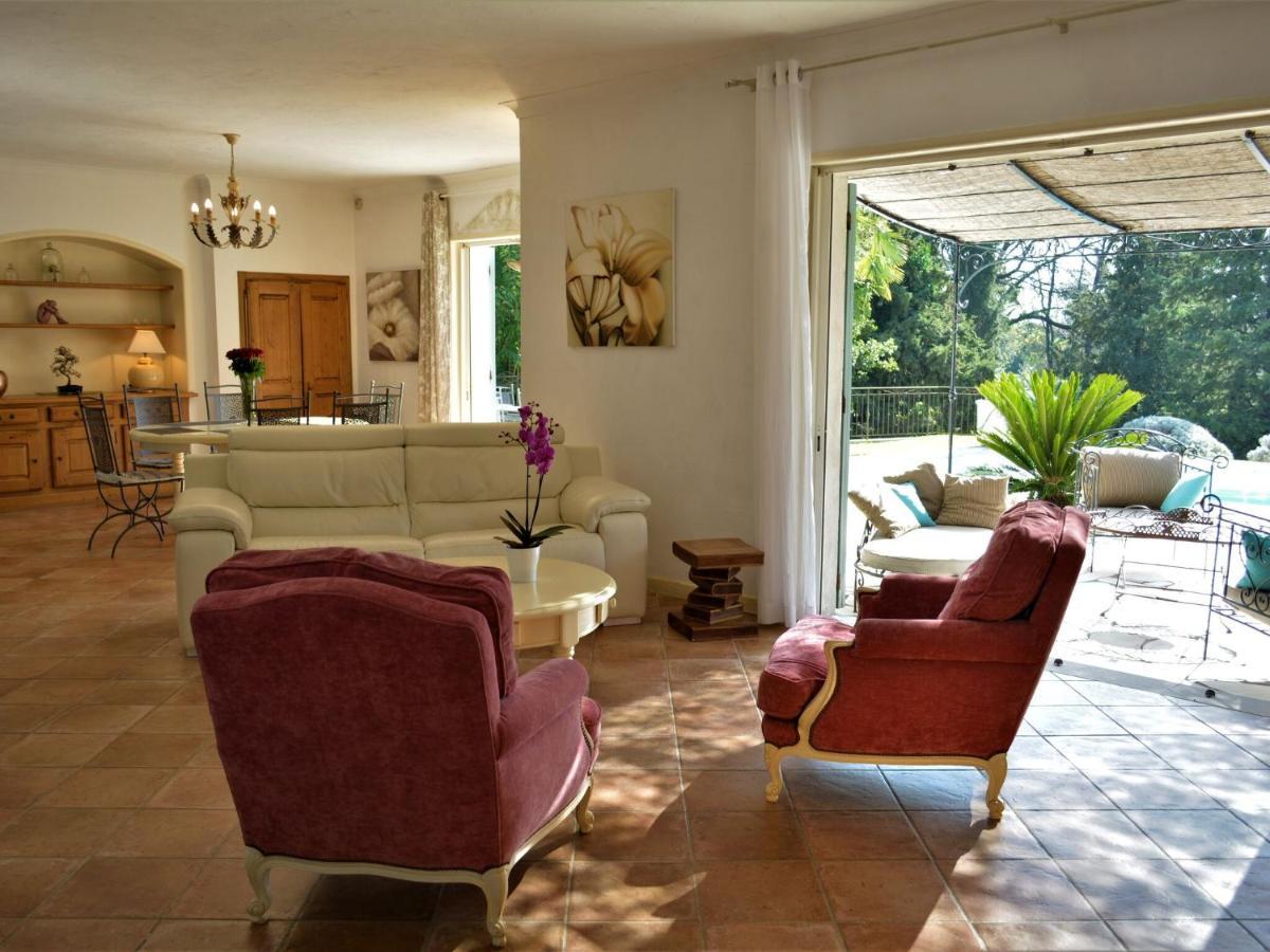 Peaceful Villa In Saint Paul De Vence With Pool Luaran gambar